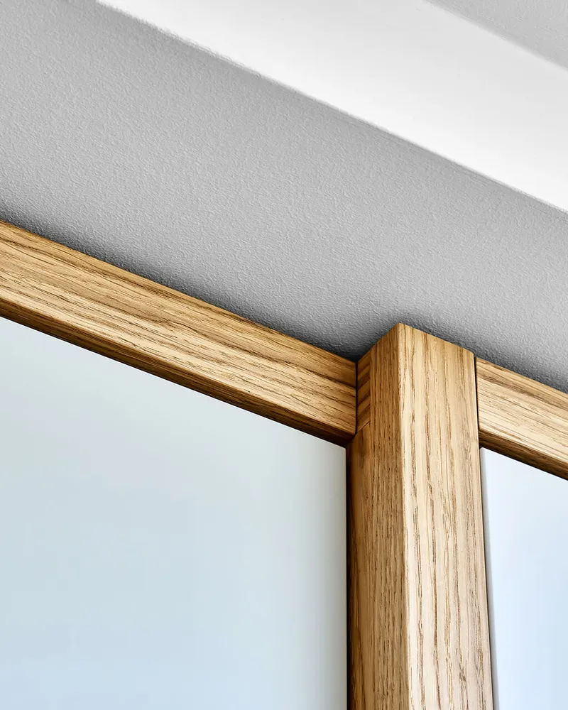 How to insulate metal-plastic windows and doors?